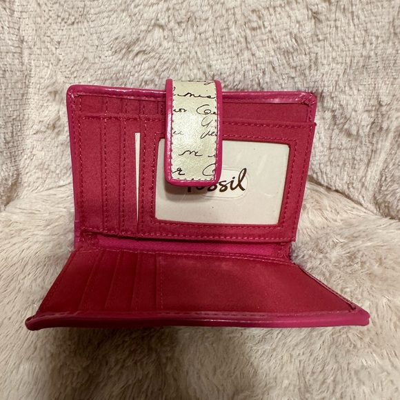 Fossil Pink and Cream Heart-Accent Wallet - Picture 4 of 9